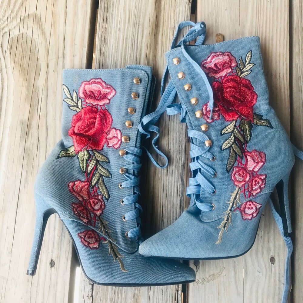 Women's Jean Lace Up Heeled Boots with Floral Embroidery Size 5.5